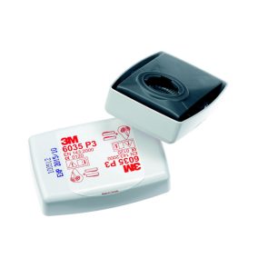 A 3M 6035 P3 bajonettzáras szűrőbetét biztonságosan és stabilan rögzíthető, védelmet nyújt a szilárd szemcsés és porlasztott, folyékony részecskék ellen.
