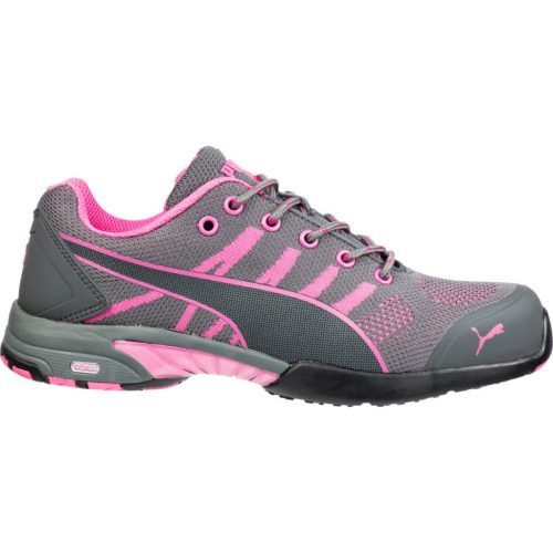 A Puma Celerity Knit Pink női munkavédelmi cipő védelmi besorolása s1p szintű. A cipő sportos és stílusos megjelenést biztosít, kényelmi és védelmi funkciói felvértezik a lábat a z egész napos gyalogl
