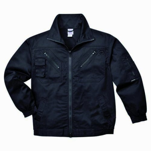 A Portwest által a nadrágkollekciókhoz színben és stílusban is harmonizáló Action munkáskabát modellek sportos eleganciát kölcsönöznek viselőjüknek.