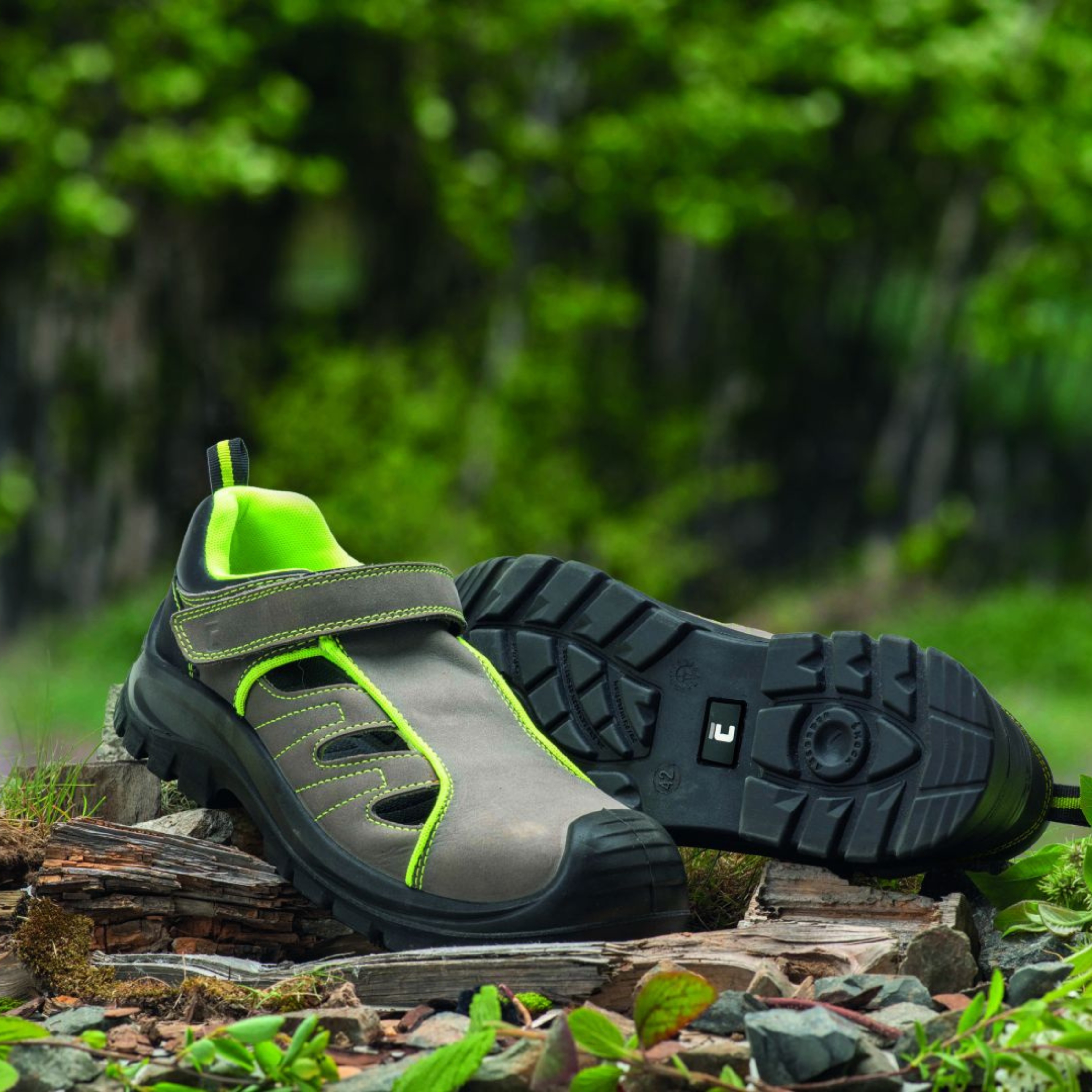 Munkavédelmi szandál: Védelem a nyári munkanapokon