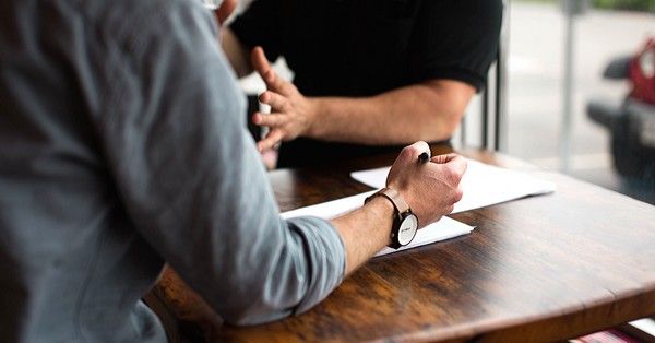 A munkavédelmi képviselő számára a munkáltató köteles biztosítani az alapképzést, valamint a folyamatos továbbképzés lehetőségét.