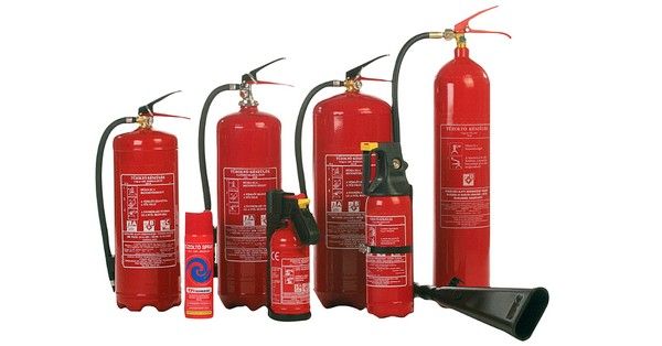 A víz nem feltétlenül a megfelelő eszköze a tűzoltásnak, hiszen elektromos eredetű tűz esetén a vízzel oltás még nagyobb károkat okozhat. Az oltókészülék típusa határozza meg azt, hogy hol, milyen eredetű tűzesetnél lehet használni.